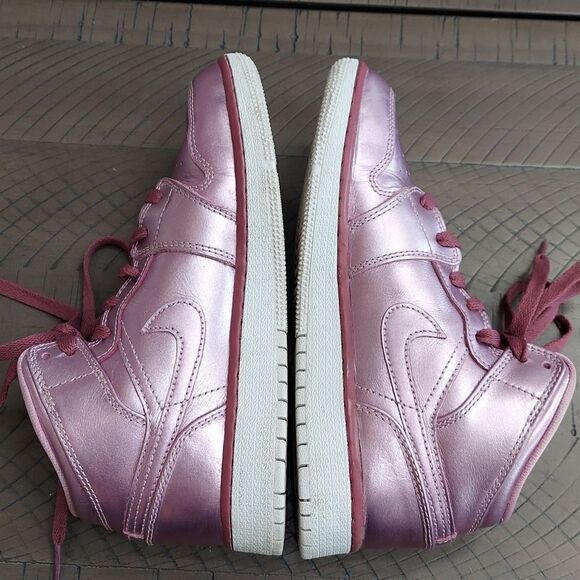 Nike Air Jordan 1 Mid SE GS Girls Metallic Pink Rose Sneakers Sz 4Y - Picture 6 of 10